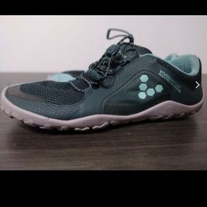 Women’s size 40 primus trail runner.